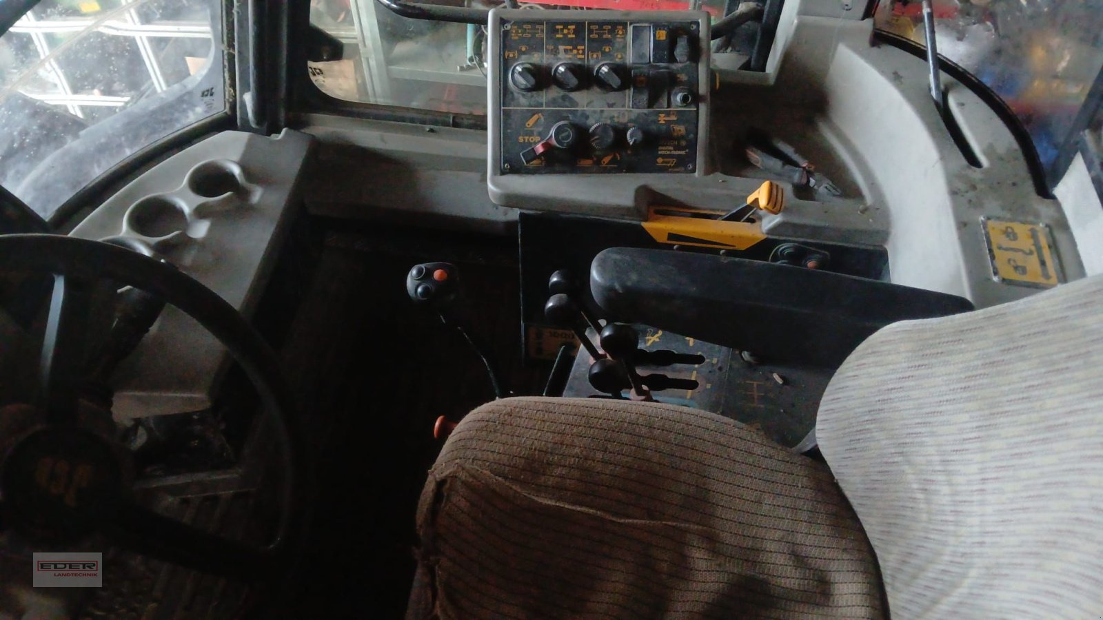 Traktor des Typs JCB Fastrac 3185, Gebrauchtmaschine in Pähl (Bild 12)