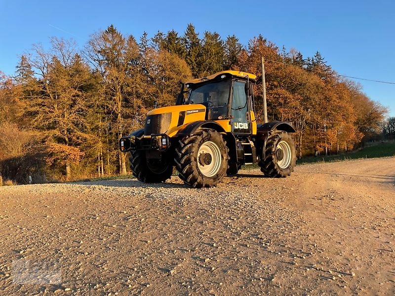 Traktor des Typs JCB Fastrac 3200, Gebrauchtmaschine in Pfeffenhausen (Bild 1)