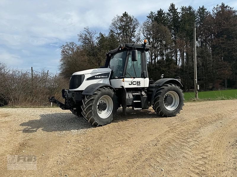 Traktor des Typs JCB Fastrac 3220 PLUS, Gebrauchtmaschine in Pfeffenhausen (Bild 10)