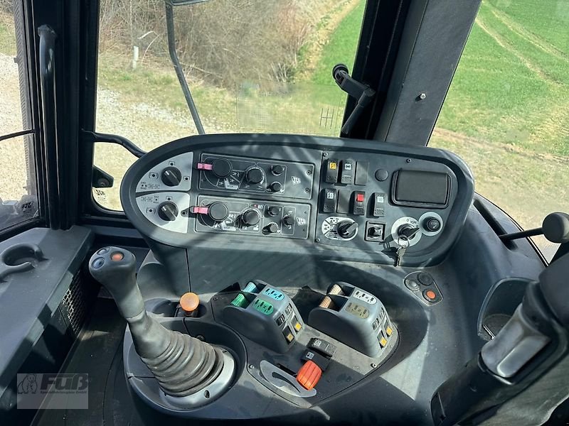 Traktor типа JCB Fastrac 3220 PLUS, Gebrauchtmaschine в Pfeffenhausen (Фотография 12)