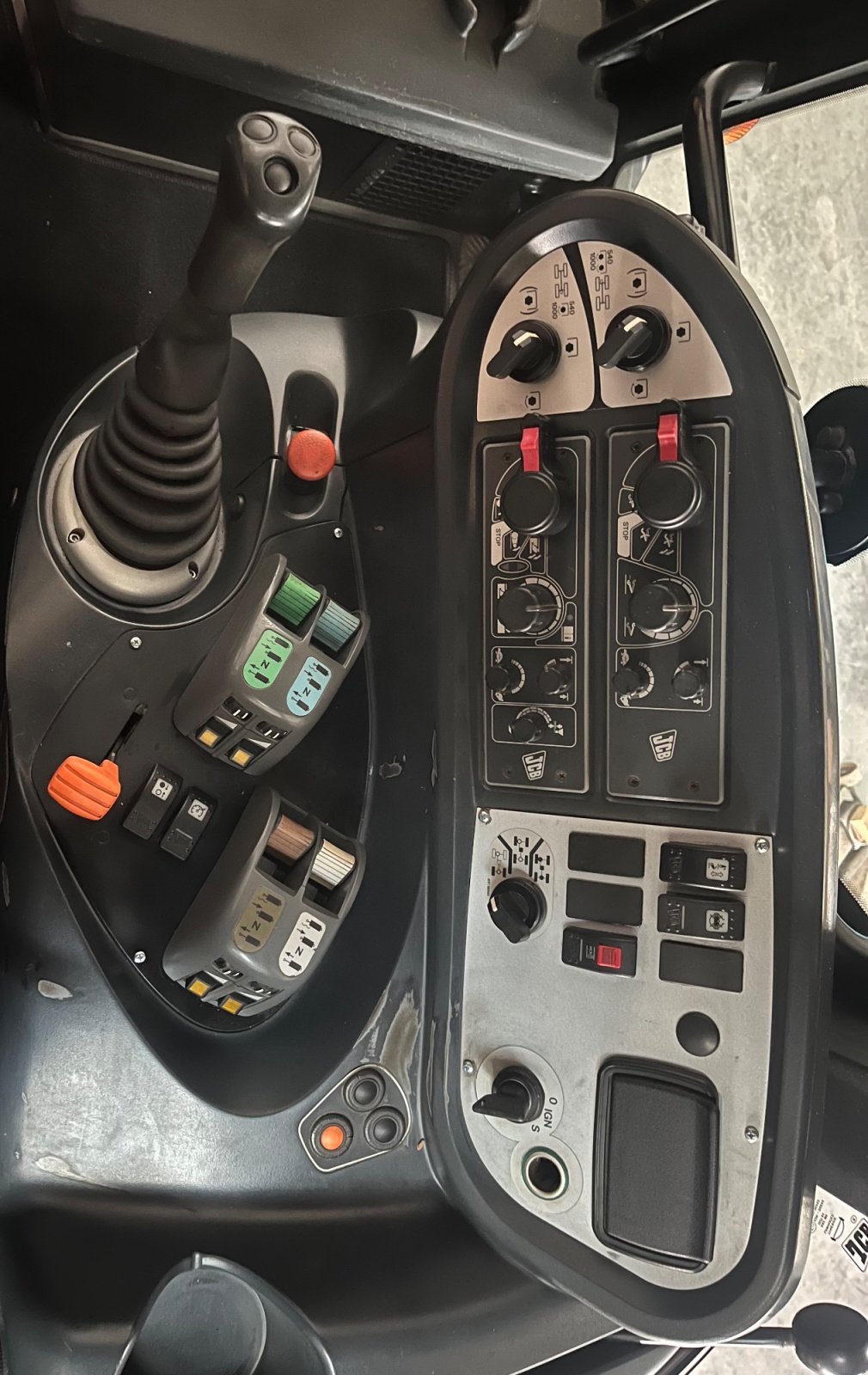 Traktor typu JCB Fastrac 3230 Plus, Gebrauchtmaschine v Neumarkt in der Oberpfalz (Obrázok 3)