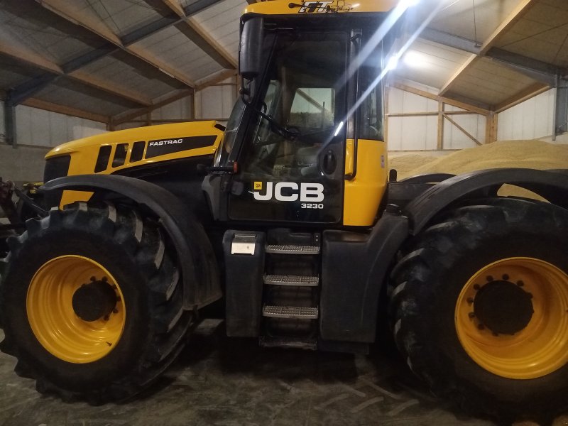 Traktor del tipo JCB Fastrac 3230 Xtra, Gebrauchtmaschine In ampermoching (Immagine 1)