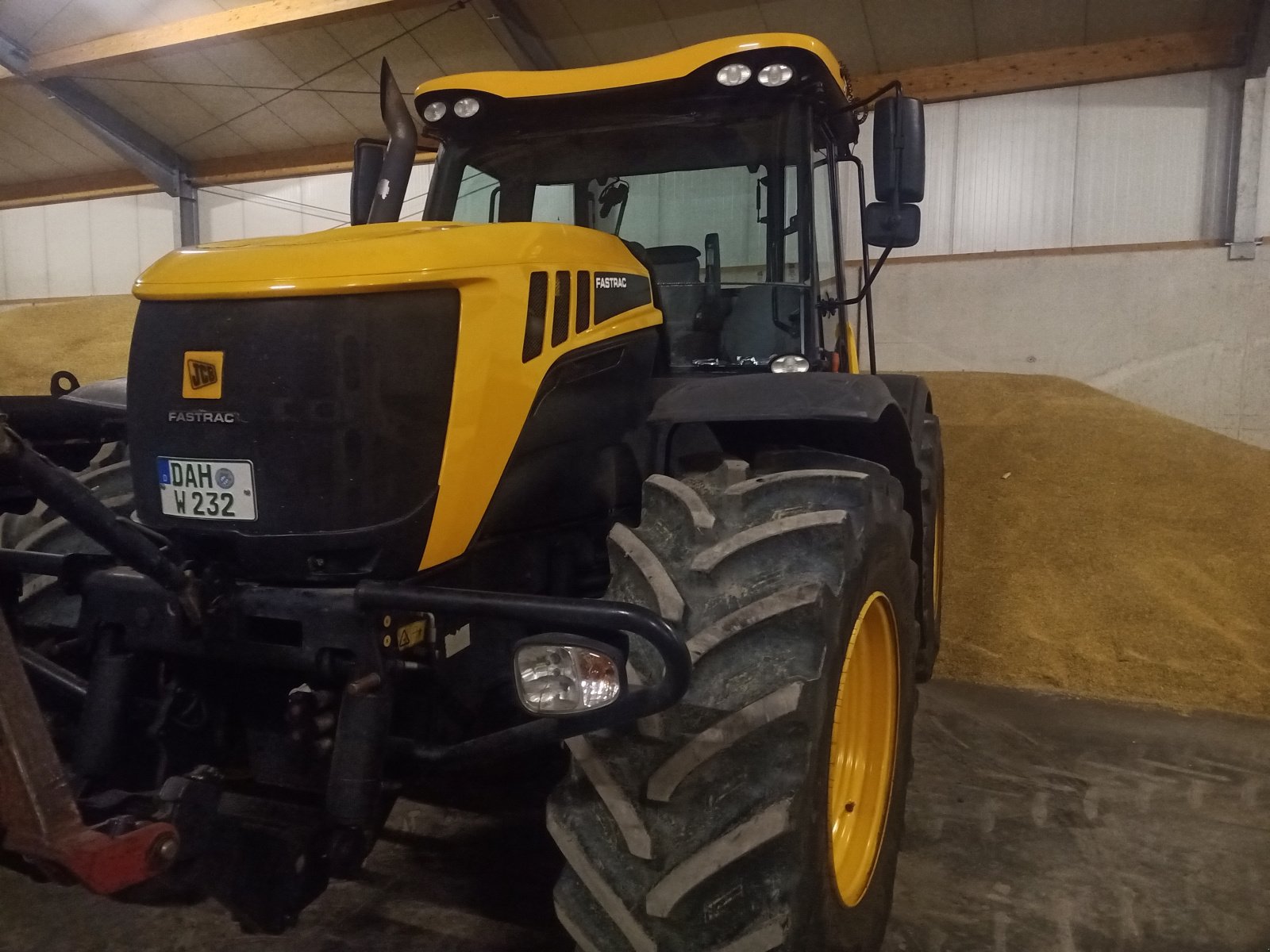 Traktor tipa JCB Fastrac 3230 Xtra, Gebrauchtmaschine u ampermoching (Slika 2)