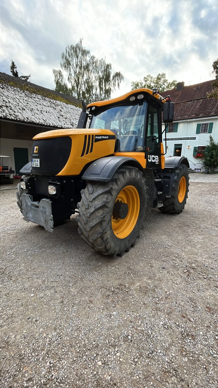 Traktor του τύπου JCB Fastrac 3230 Xtra, Gebrauchtmaschine σε Hilgertshausen Tandern (Φωτογραφία 1)