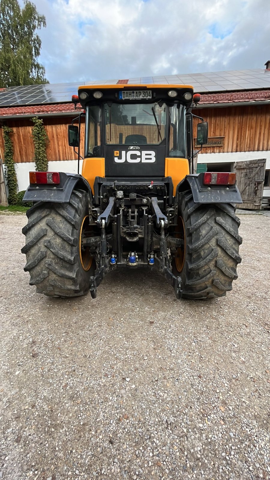 Traktor του τύπου JCB Fastrac 3230 Xtra, Gebrauchtmaschine σε Hilgertshausen Tandern (Φωτογραφία 3)