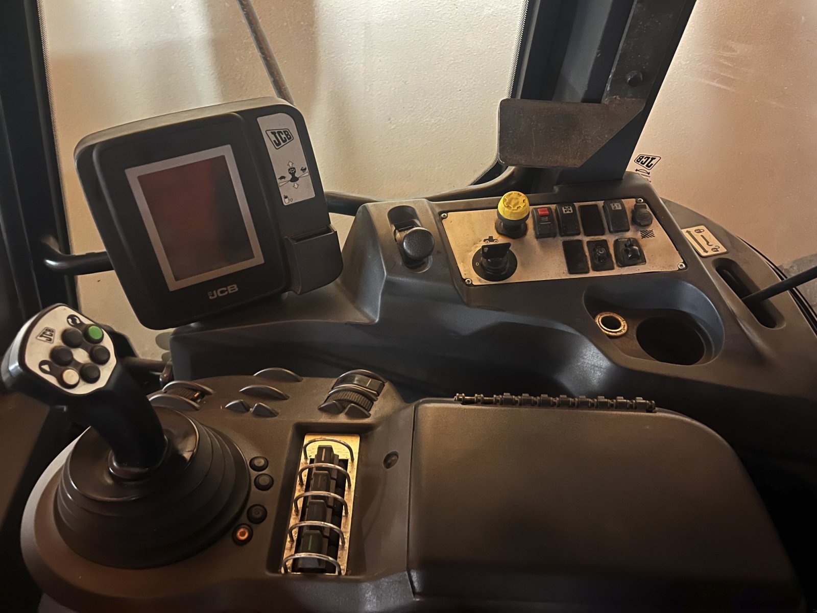 Traktor του τύπου JCB Fastrac 3230 Xtra, Gebrauchtmaschine σε Hilgertshausen Tandern (Φωτογραφία 7)