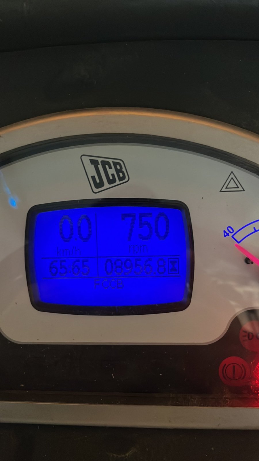 Traktor του τύπου JCB Fastrac 3230 Xtra, Gebrauchtmaschine σε Hilgertshausen Tandern (Φωτογραφία 8)