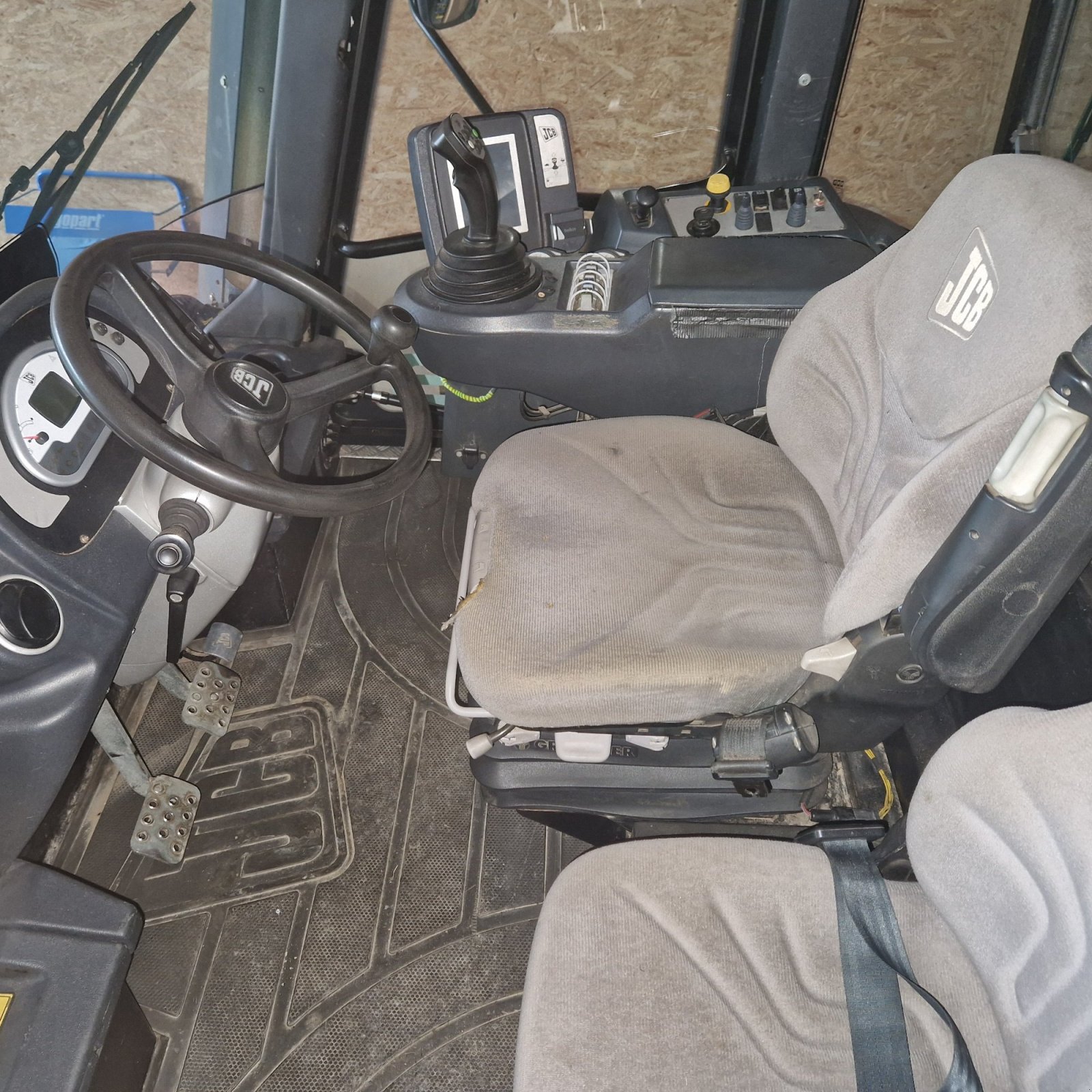 Traktor of the type JCB Fastrac 3230, Gebrauchtmaschine in Neureichenau (Picture 5)