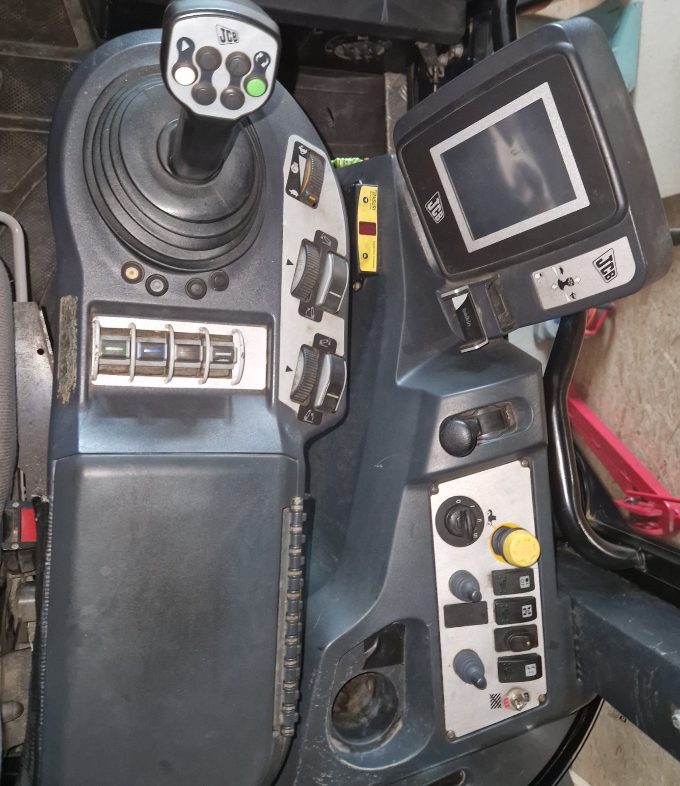 Traktor of the type JCB Fastrac 3230, Gebrauchtmaschine in Neureichenau (Picture 7)