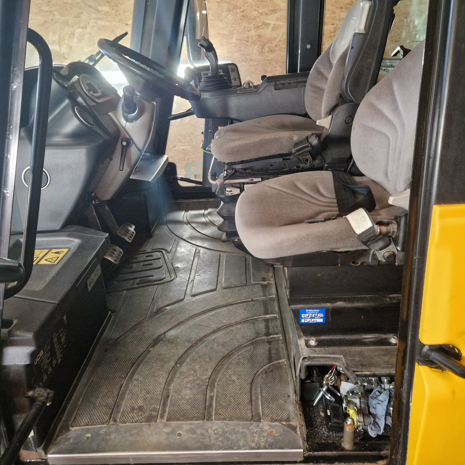 Traktor of the type JCB Fastrac 3230, Gebrauchtmaschine in Neureichenau (Picture 14)