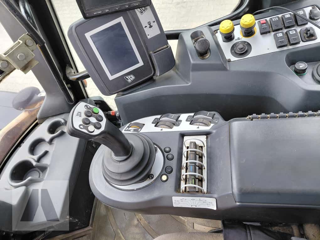 Traktor typu JCB Fastrac 3230, Gebrauchtmaschine v Regensburg (Obrázek 17)