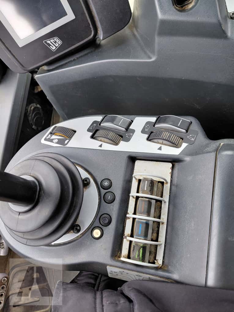 Traktor typu JCB Fastrac 3230, Gebrauchtmaschine v Regensburg (Obrázek 21)