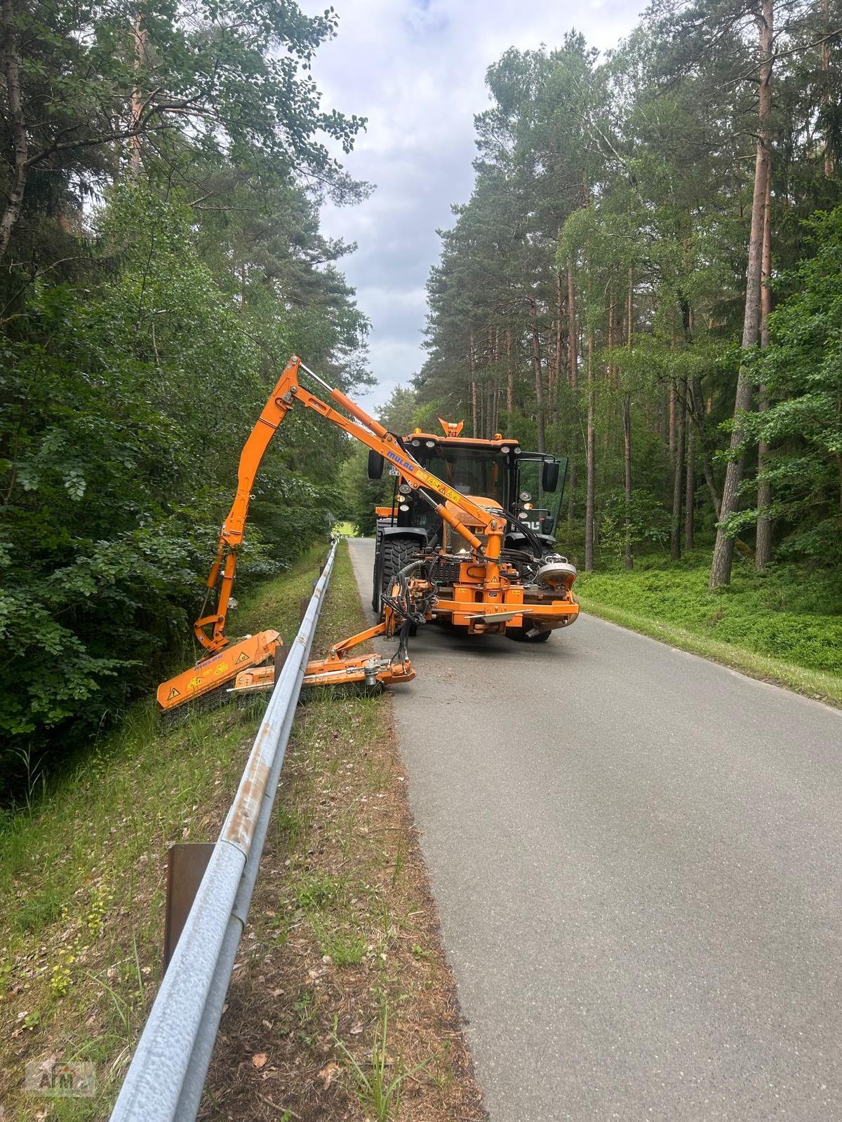Traktor des Typs JCB Fastrac 4190, Gebrauchtmaschine in Bodenwöhr/ Taxöldern (Bild 5)