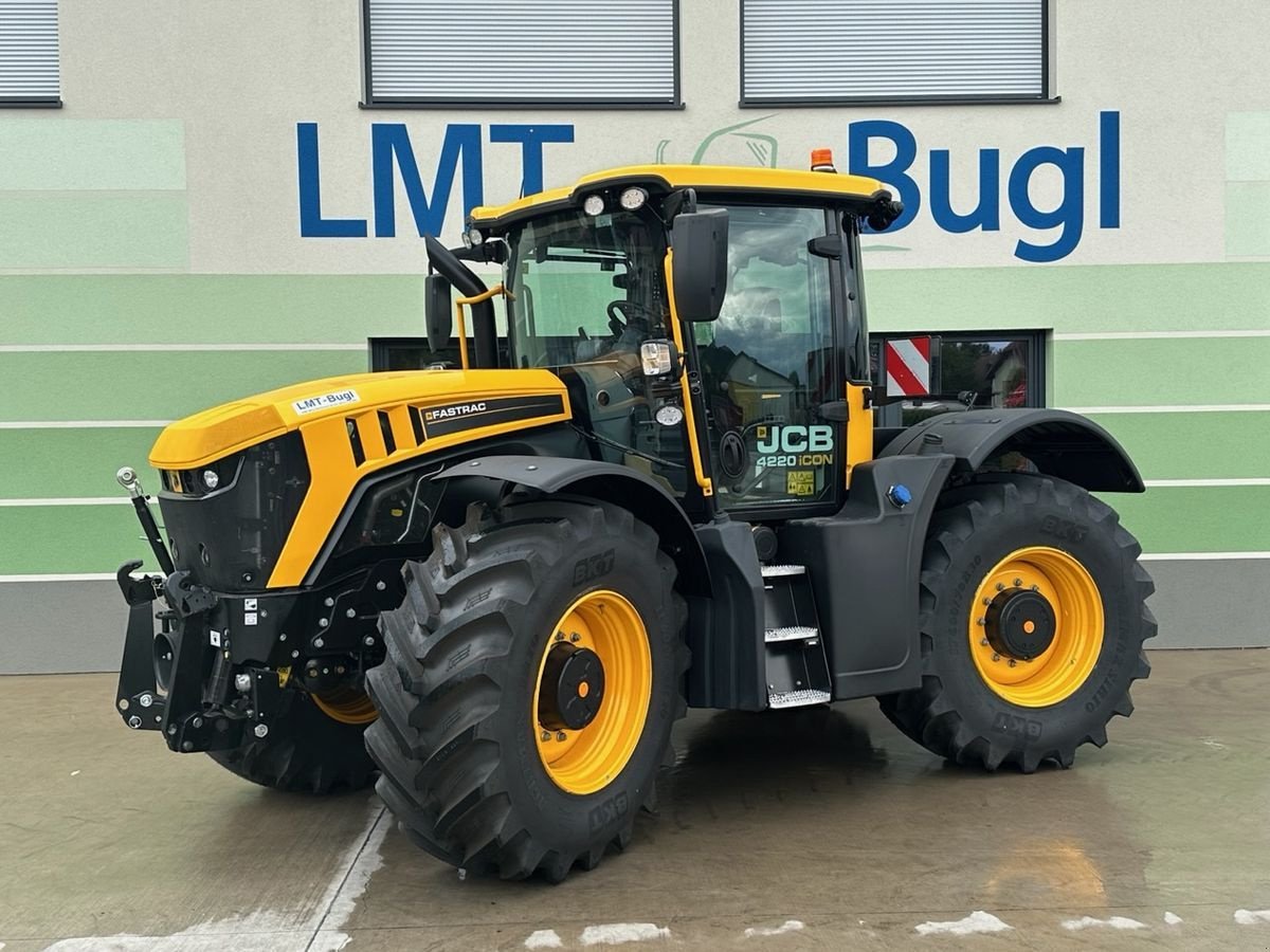 Traktor des Typs JCB Fastrac 4220 iCON Miettraktor, Mietmaschine in Hürm (Bild 1)