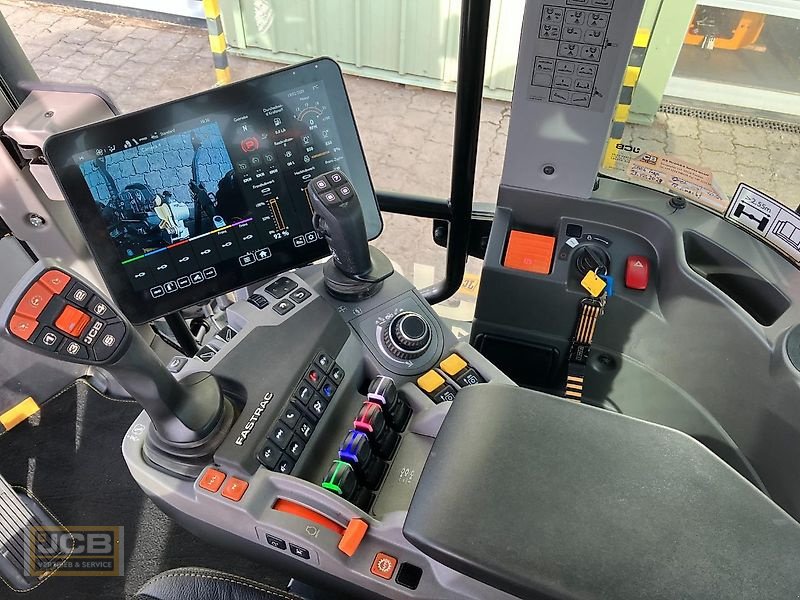 Traktor of the type JCB Fastrac 4220 Icon Pro Line, Gebrauchtmaschine in Frechen (Picture 14)