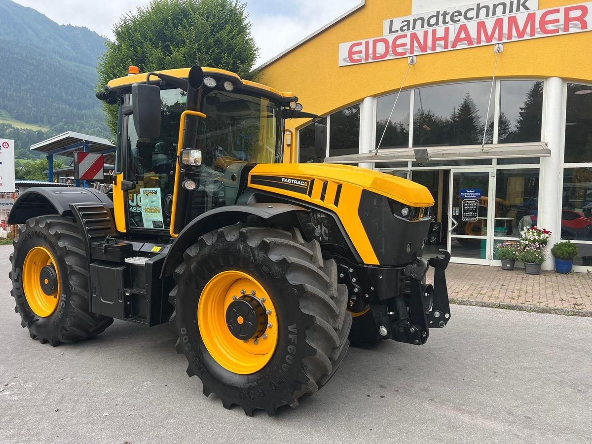 Traktor типа JCB Fastrac 4220 iCON, Neumaschine в Burgkirchen (Фотография 1)