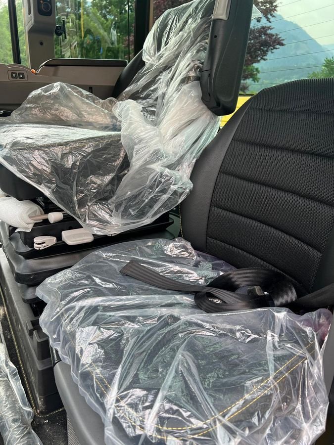 Traktor типа JCB Fastrac 4220 iCON, Neumaschine в Burgkirchen (Фотография 7)