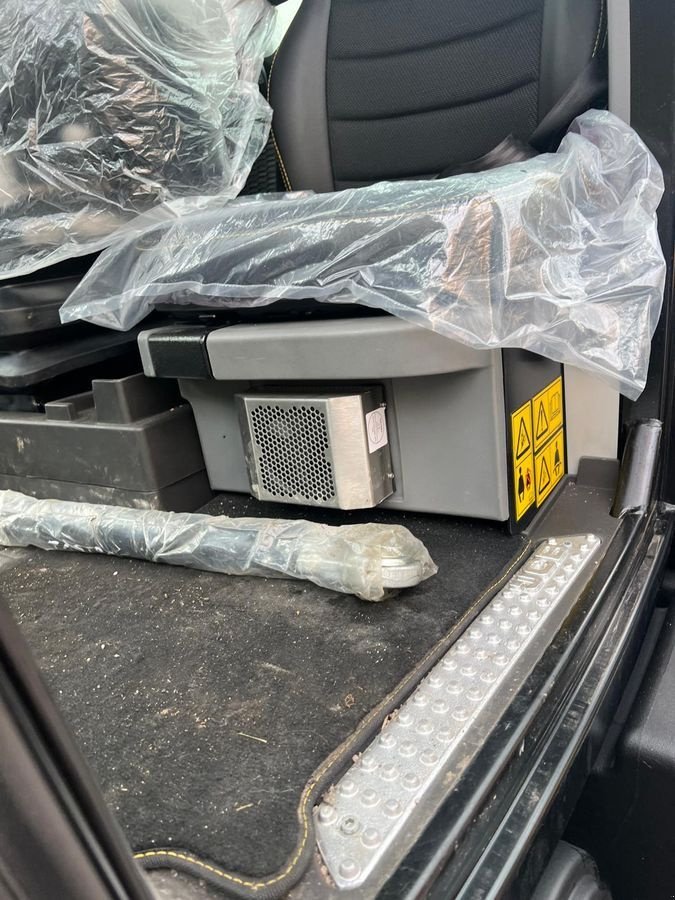 Traktor типа JCB Fastrac 4220 iCON, Neumaschine в Burgkirchen (Фотография 8)