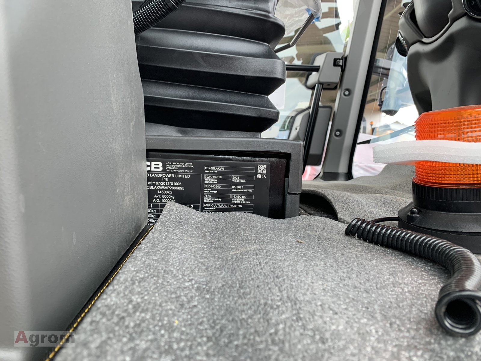 Traktor tip JCB Fastrac 4220 iCON, Neumaschine in Meißenheim-Kürzell (Poză 17)