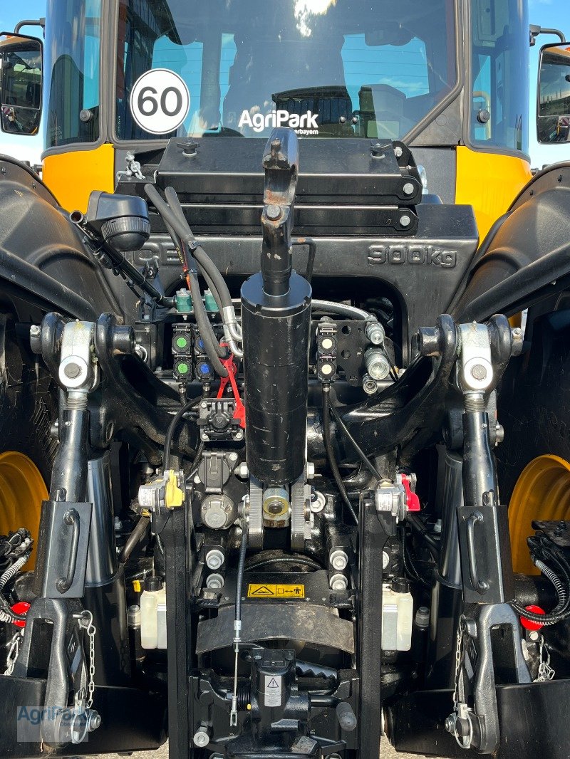 Traktor of the type JCB FASTRAC 4220 ICON, Gebrauchtmaschine in Kirchdorf (Picture 8)
