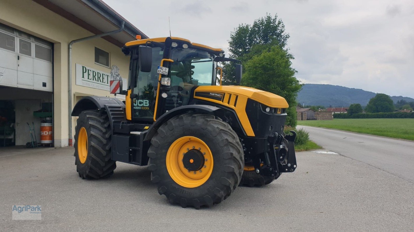Traktor a típus JCB FASTRAC 4220 ICON, Gebrauchtmaschine ekkor: Kirchdorf (Kép 4)