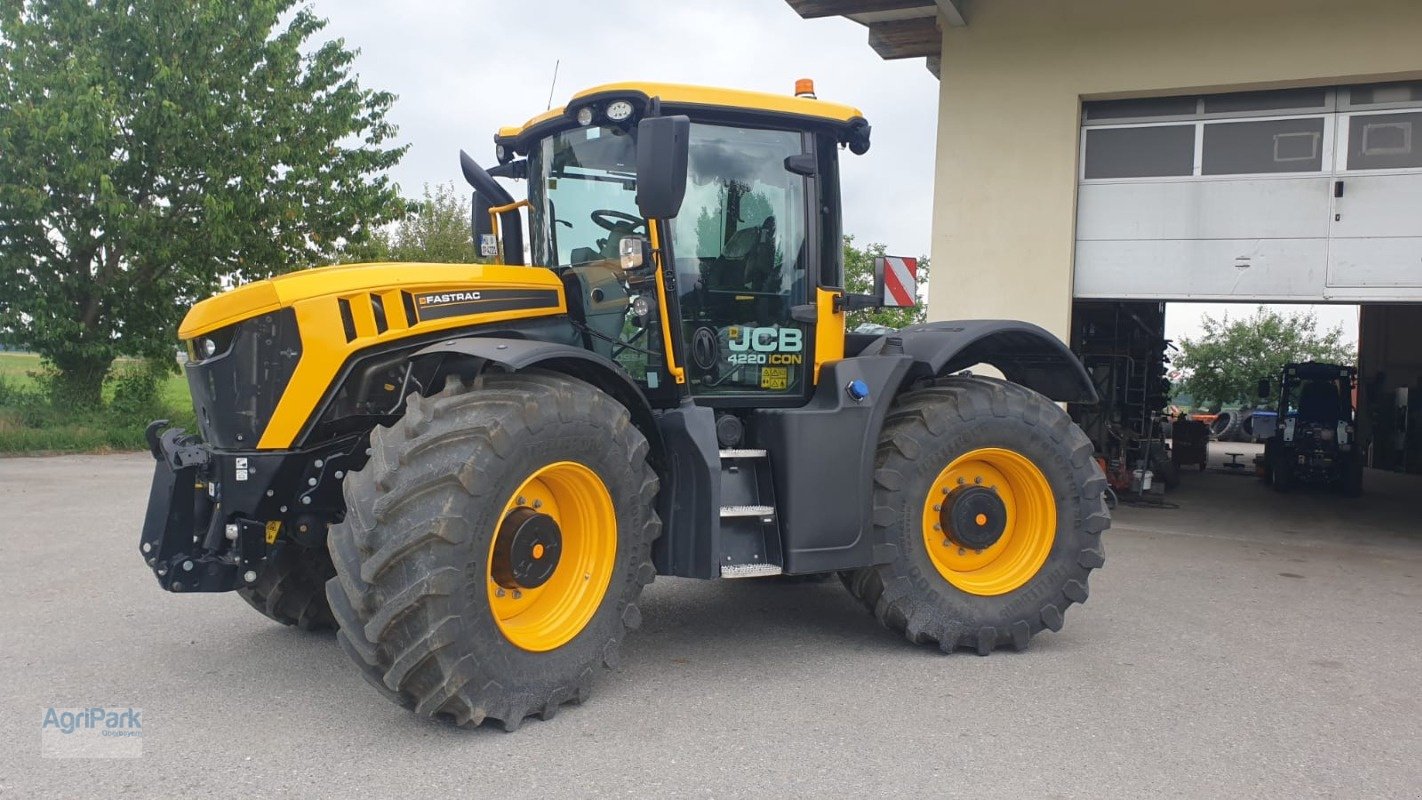 Traktor a típus JCB FASTRAC 4220 ICON, Gebrauchtmaschine ekkor: Kirchdorf (Kép 1)