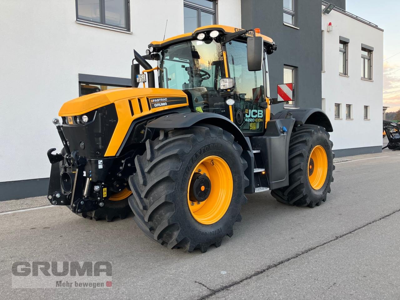 Traktor типа JCB Fastrac 4220 iCON, Neumaschine в Friedberg-Derching (Фотография 2)