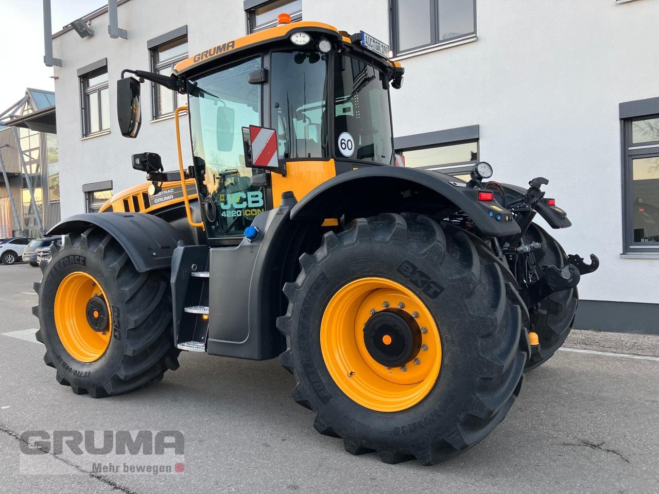 Traktor типа JCB Fastrac 4220 iCON, Neumaschine в Friedberg-Derching (Фотография 4)