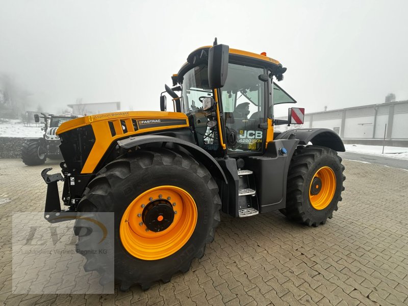 Traktor типа JCB Fastrac 4220 Icon, Gebrauchtmaschine в Hohenau