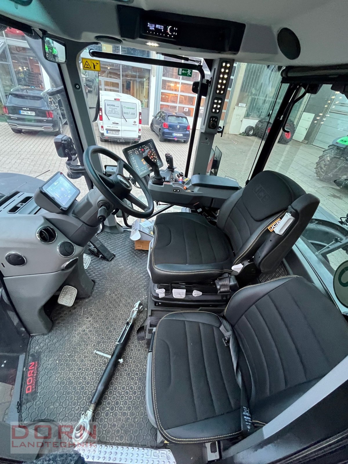 Traktor του τύπου JCB Fastrac 4220 ICON, Neumaschine σε Bruckberg (Φωτογραφία 6)