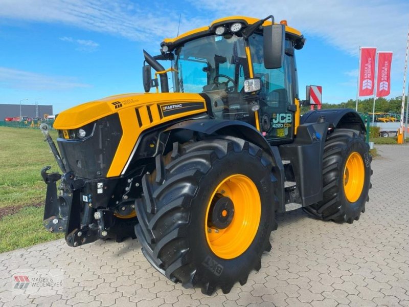 Traktor des Typs JCB FASTRAC 4220 ICON, Gebrauchtmaschine in Oyten (Bild 1)