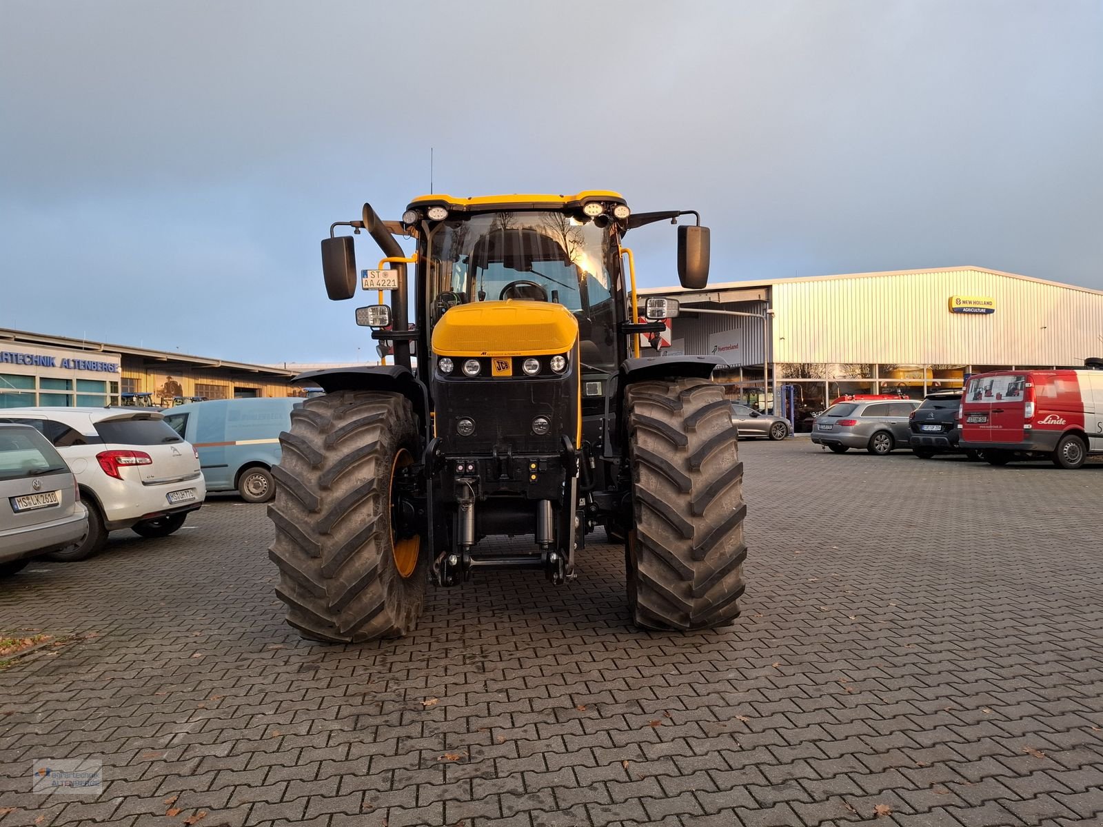 Traktor of the type JCB Fastrac 4220 iCon, Gebrauchtmaschine in Altenberge (Picture 3)