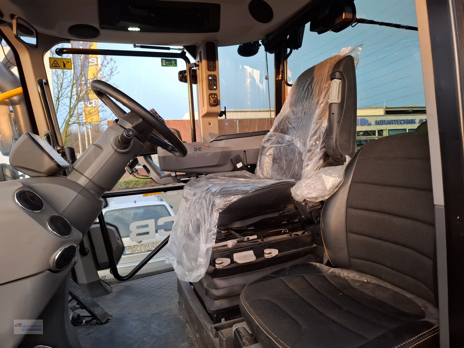 Traktor of the type JCB Fastrac 4220 iCon, Gebrauchtmaschine in Altenberge (Picture 14)