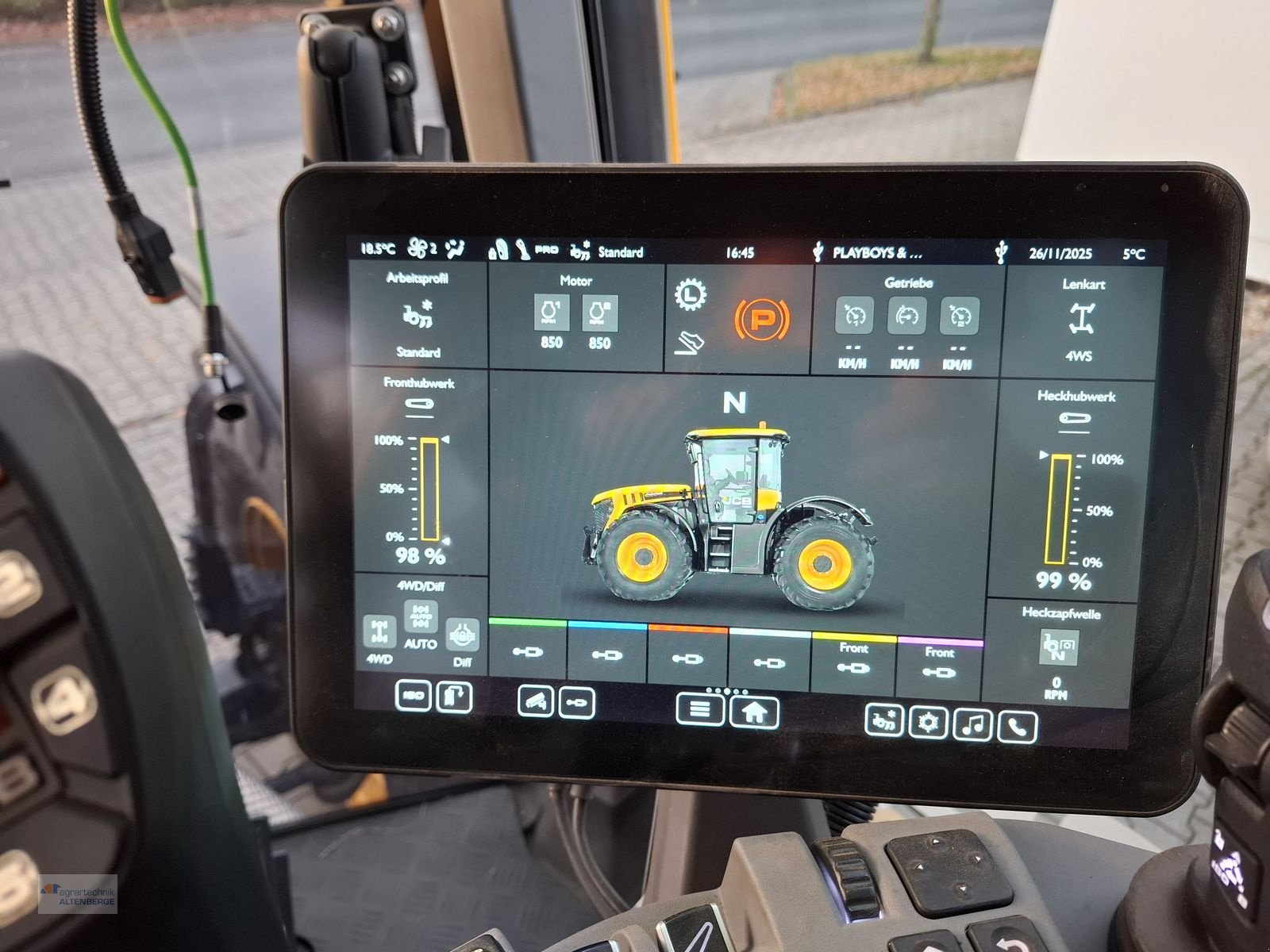 Traktor of the type JCB Fastrac 4220 iCon, Gebrauchtmaschine in Altenberge (Picture 22)