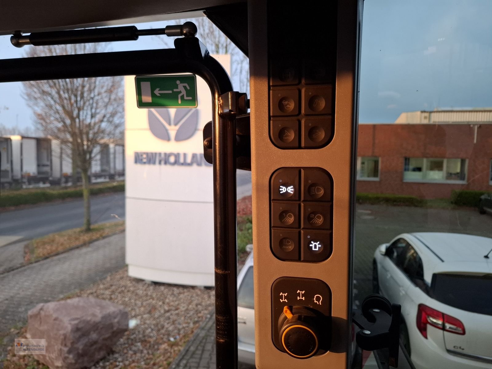 Traktor of the type JCB Fastrac 4220 iCon, Gebrauchtmaschine in Altenberge (Picture 17)