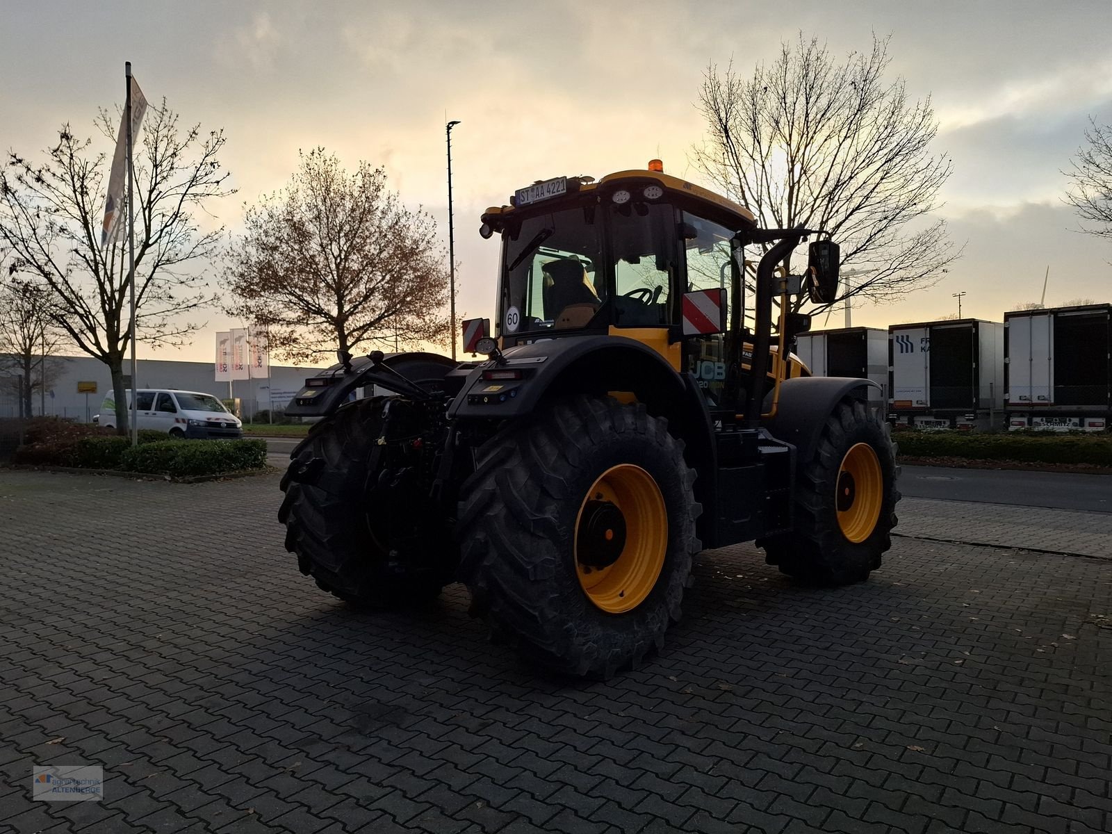 Traktor of the type JCB Fastrac 4220 iCon, Gebrauchtmaschine in Altenberge (Picture 8)