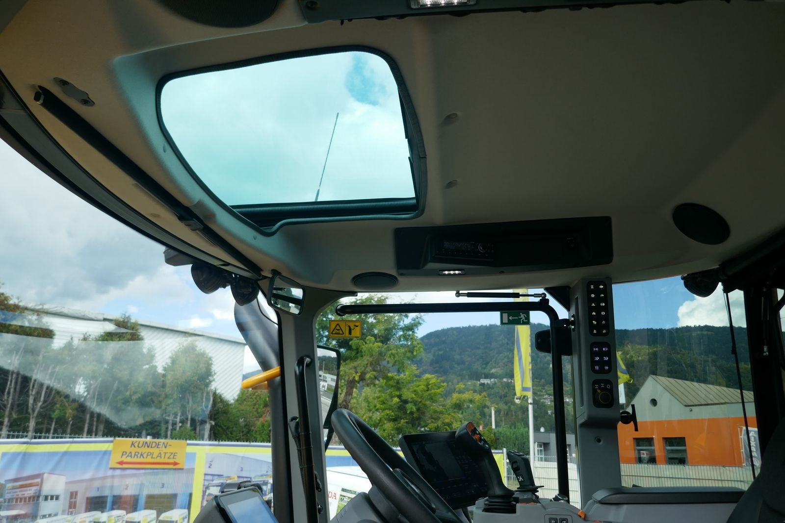 Traktor typu JCB Fastrac 4220 iCON, Gebrauchtmaschine v Villach (Obrázek 17)