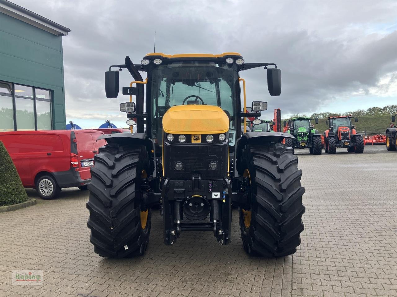 Traktor des Typs JCB Fastrac 4220 iCon, Neumaschine in Bakum (Bild 8)