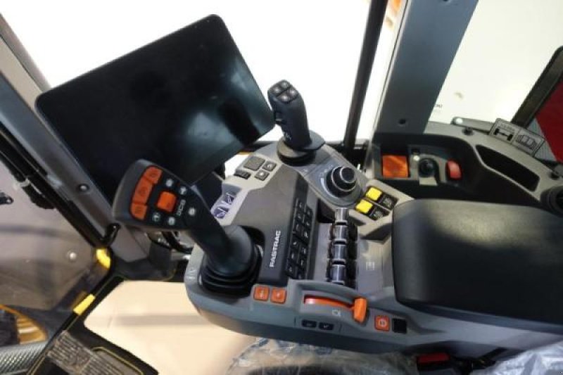 Traktor del tipo JCB Fastrac 4220 Icone, Gebrauchtmaschine en Sorée (Imagen 2)