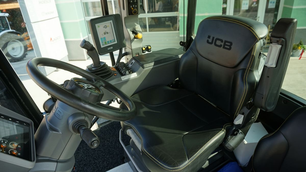 Traktor des Typs JCB Fastrac 4220 Miettraktor, Mietmaschine in Hürm (Bild 13)