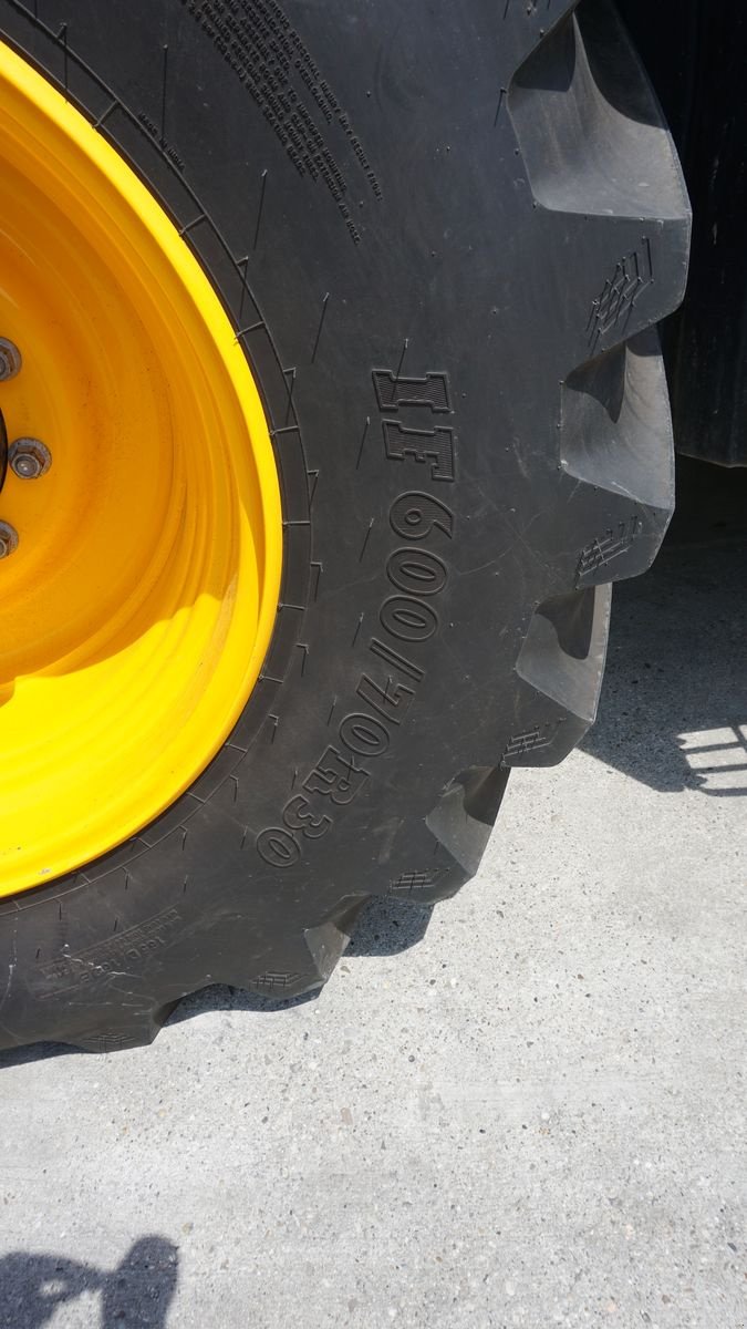 Traktor des Typs JCB Fastrac 4220 Miettraktor, Mietmaschine in Hürm (Bild 15)