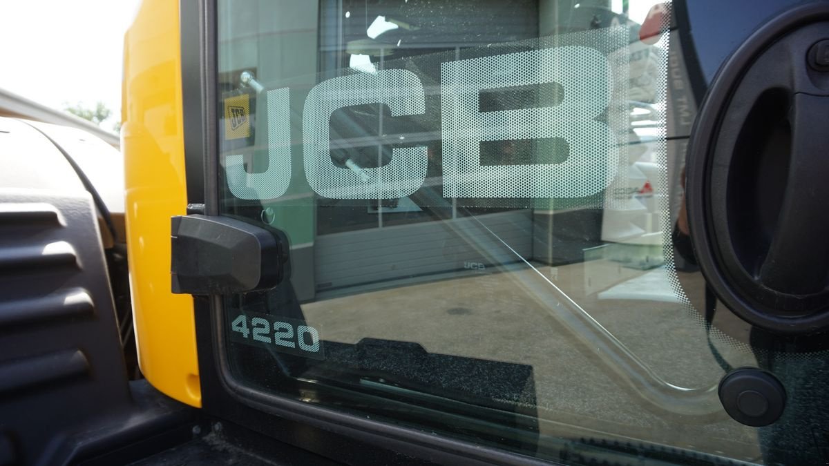 Traktor des Typs JCB Fastrac 4220 Miettraktor, Mietmaschine in Hürm (Bild 11)