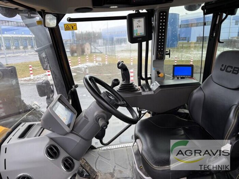 Traktor du type JCB FASTRAC 4220, Gebrauchtmaschine en Grimma (Photo 5)