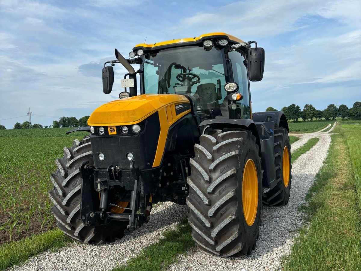 Traktor του τύπου JCB Fastrac 4220, Gebrauchtmaschine σε Egenburg (Φωτογραφία 1)