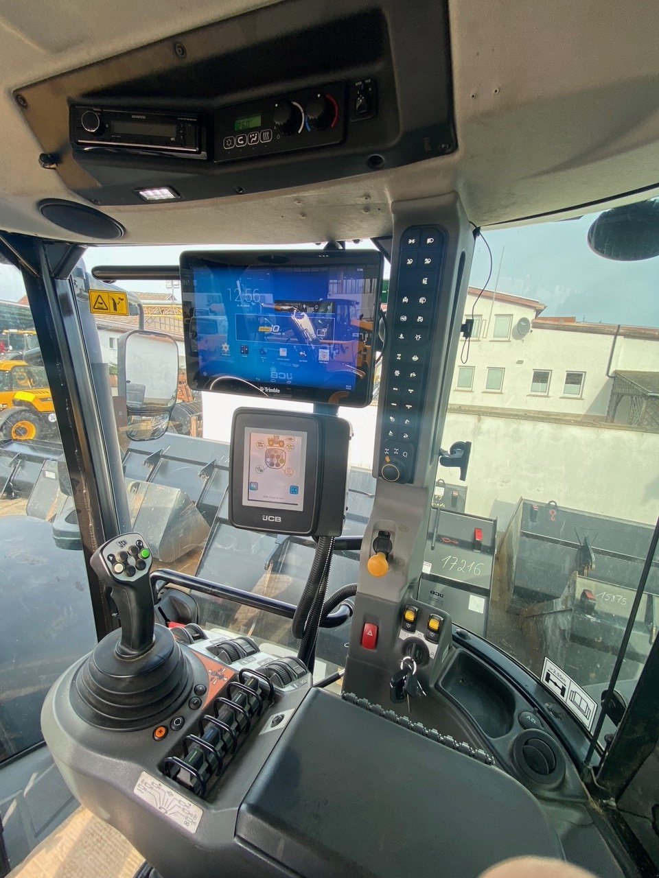 Traktor типа JCB Fastrac 4220, Gebrauchtmaschine в Döllstädt (Фотография 10)