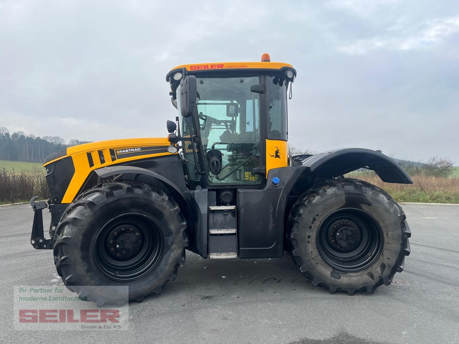 Traktor des Typs JCB Fastrac 4220, Gebrauchtmaschine in Burghaslach (Bild 2)