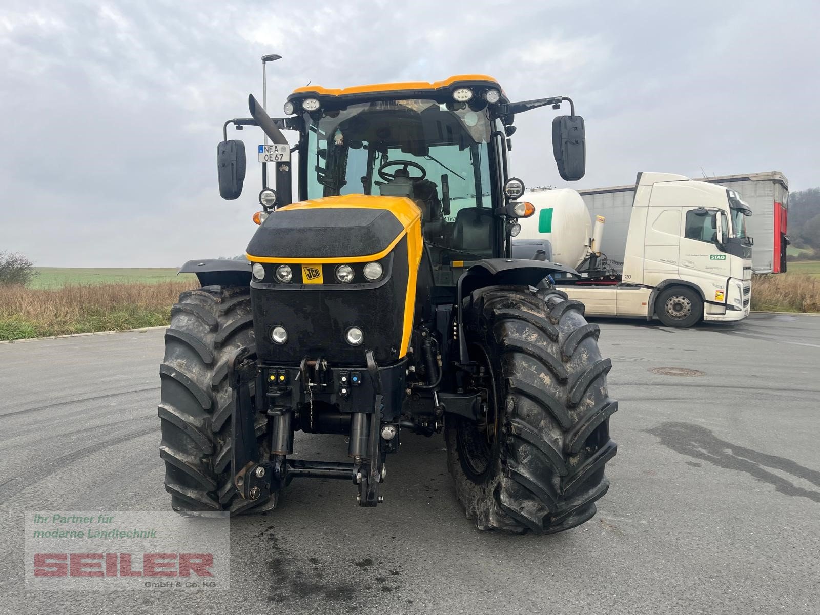 Traktor des Typs JCB Fastrac 4220, Gebrauchtmaschine in Burghaslach (Bild 3)