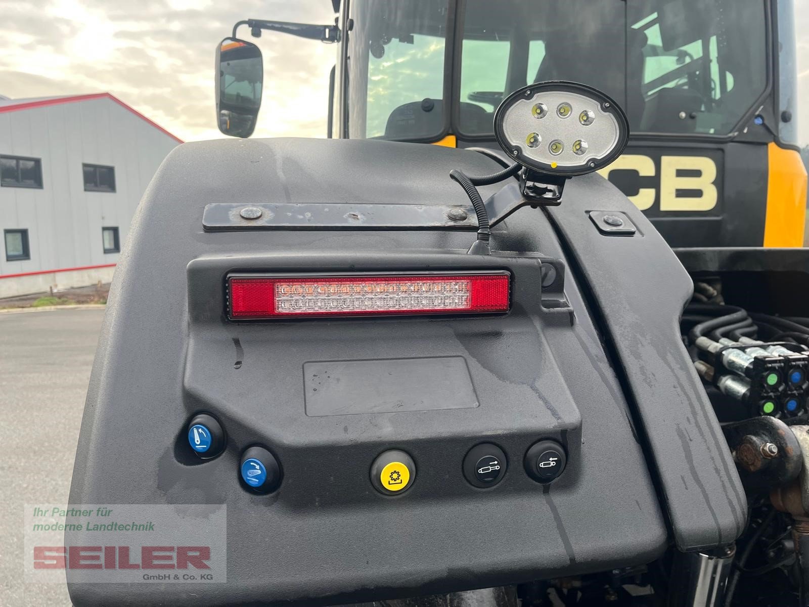 Traktor des Typs JCB Fastrac 4220, Gebrauchtmaschine in Burghaslach (Bild 8)