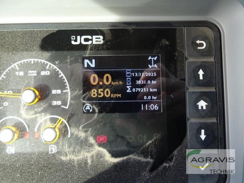 Traktor типа JCB FASTRAC 4220, Gebrauchtmaschine в Uelzen (Фотография 9)