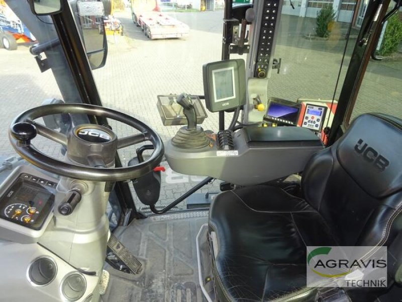 Traktor типа JCB FASTRAC 4220, Gebrauchtmaschine в Uelzen (Фотография 8)